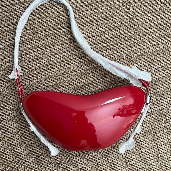 Zara NWT Red Lips Bag. Read the description and see photos - Picture 3 of 10